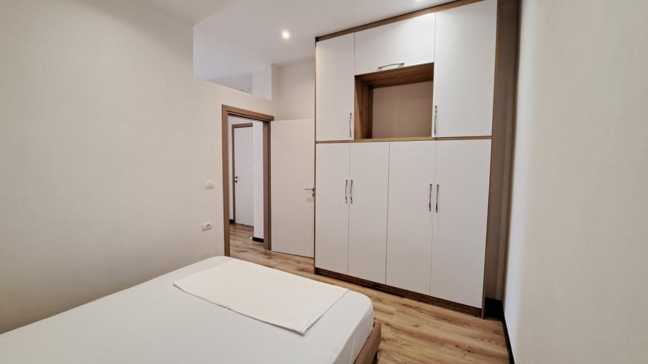 Rraku Apartment *