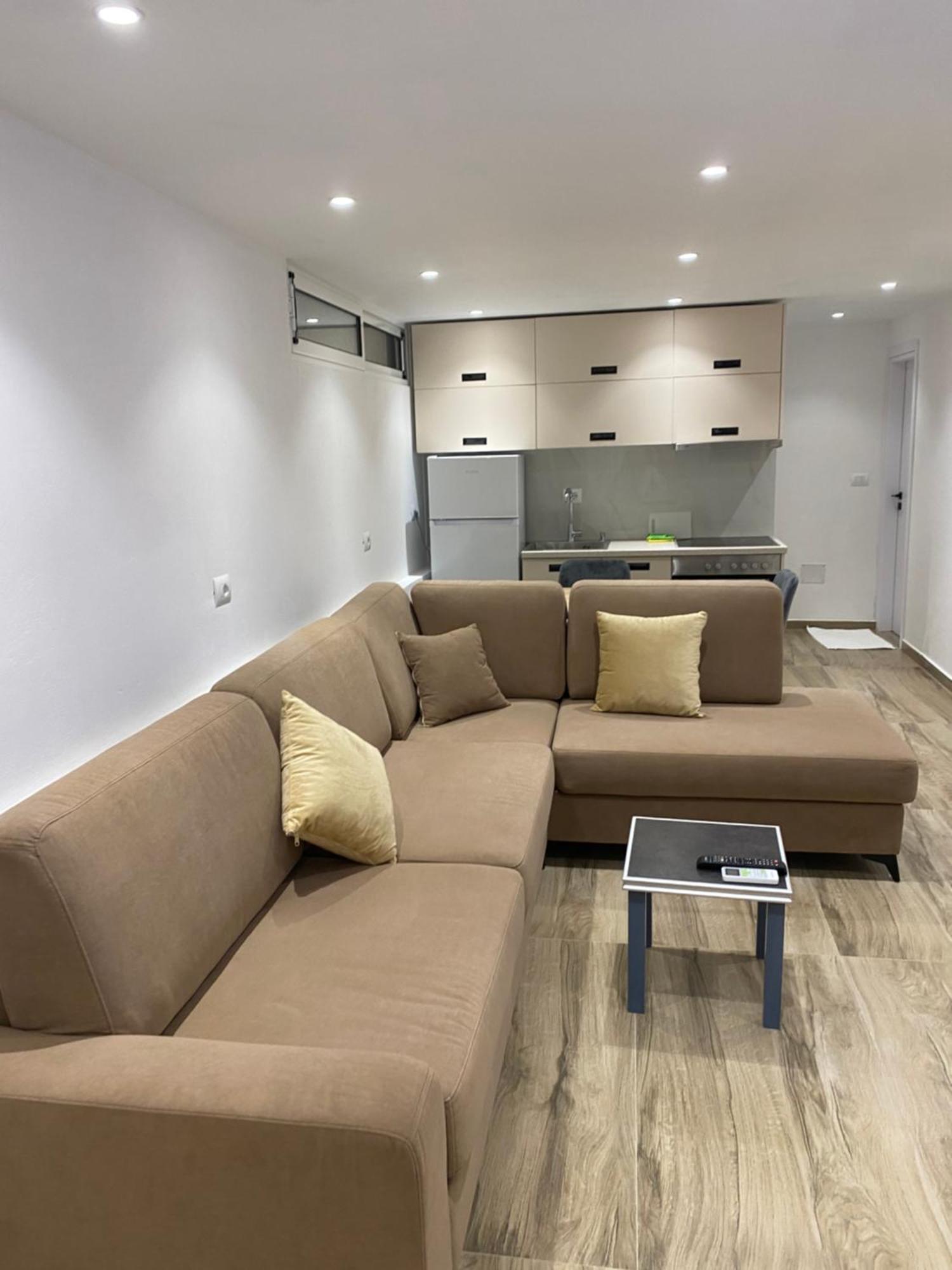 Rraku Apartment